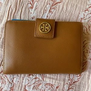 Chestnut Tory Burch wallet